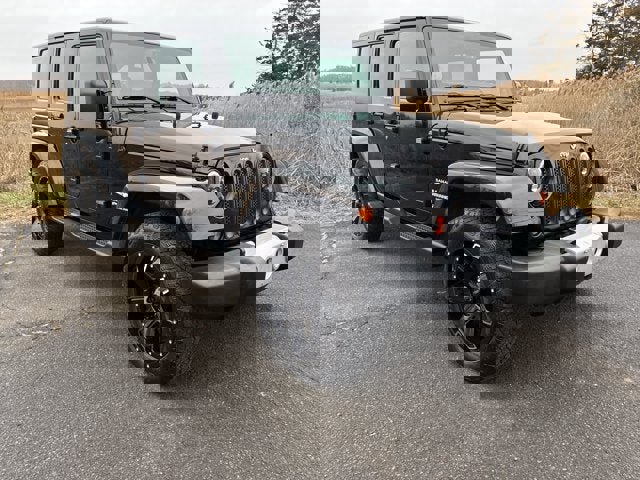 Used 2013 Jeep Wrangler Unlimited Sahara w/ Connectivity Group image 2