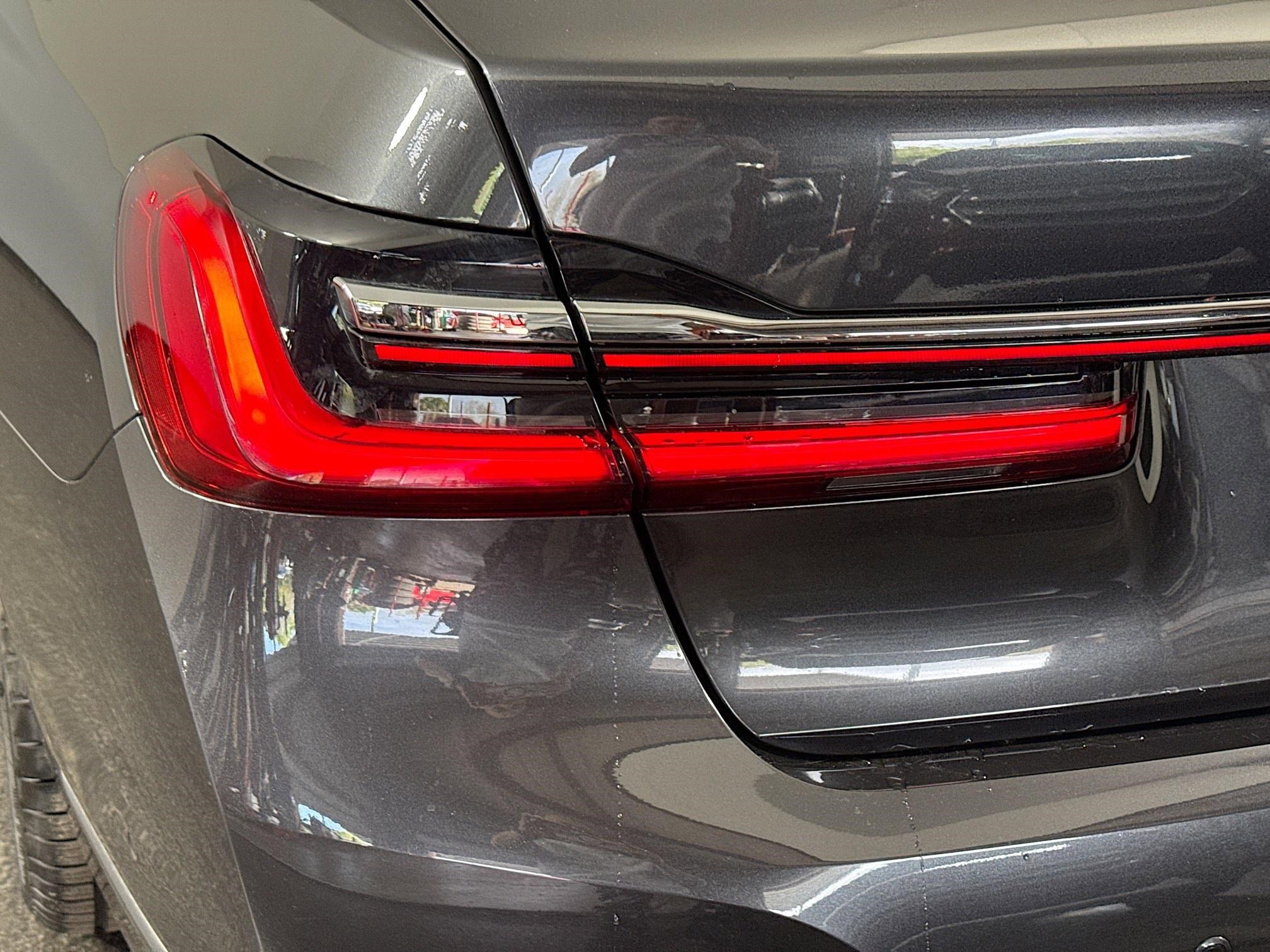 Used 2022 BMW 740i image 36