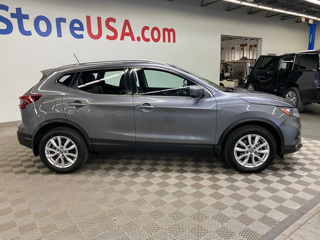 Used 2022 Nissan Rogue Sport SV w/ Technology Package image 11