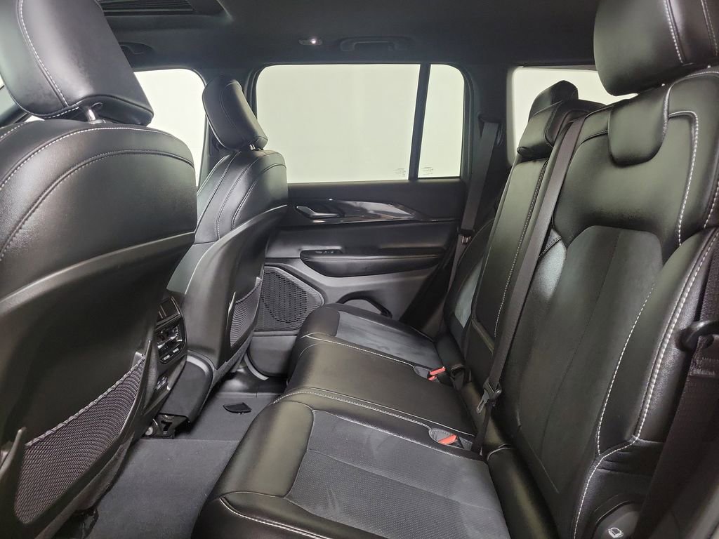 Used 2023 Jeep Grand Cherokee Altitude RWD image 23