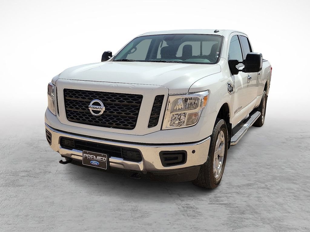 Used 2019 Nissan Titan SV w/ SV Convenience Package image 4