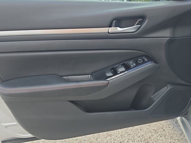 Certified 2025 Nissan Altima 2.5 SR image 16