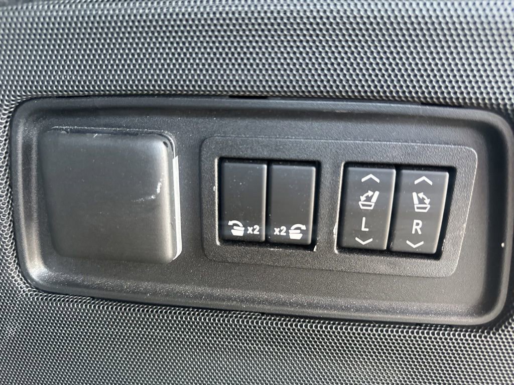 Used 2021 Cadillac Escalade Sport w/ Driver Assist Tech Package AWD/4WD image 19