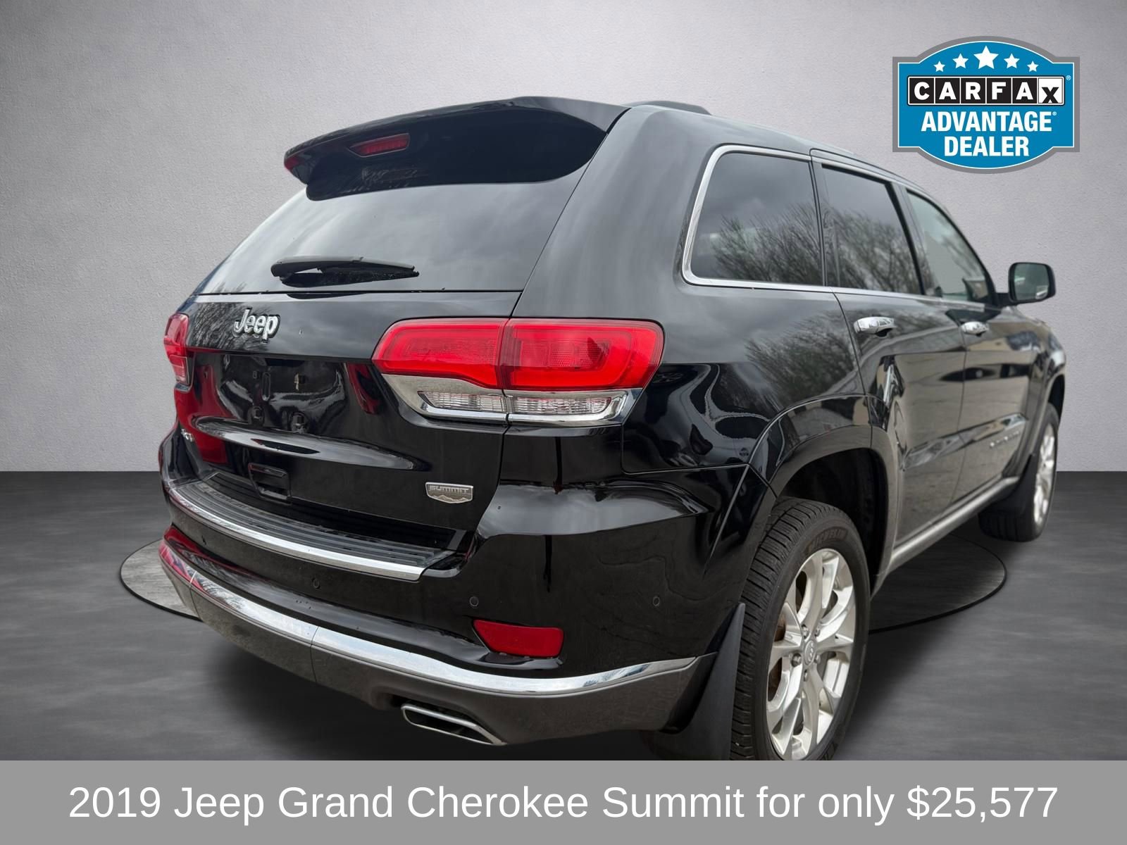 Used 2019 Jeep Grand Cherokee Summit w/ Skid Plate Group AWD/4WD image 4