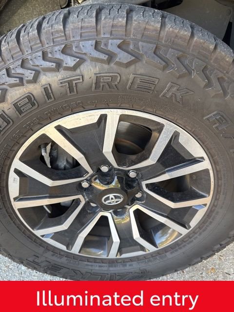 Used 2022 Toyota Tacoma TRD Sport image 14