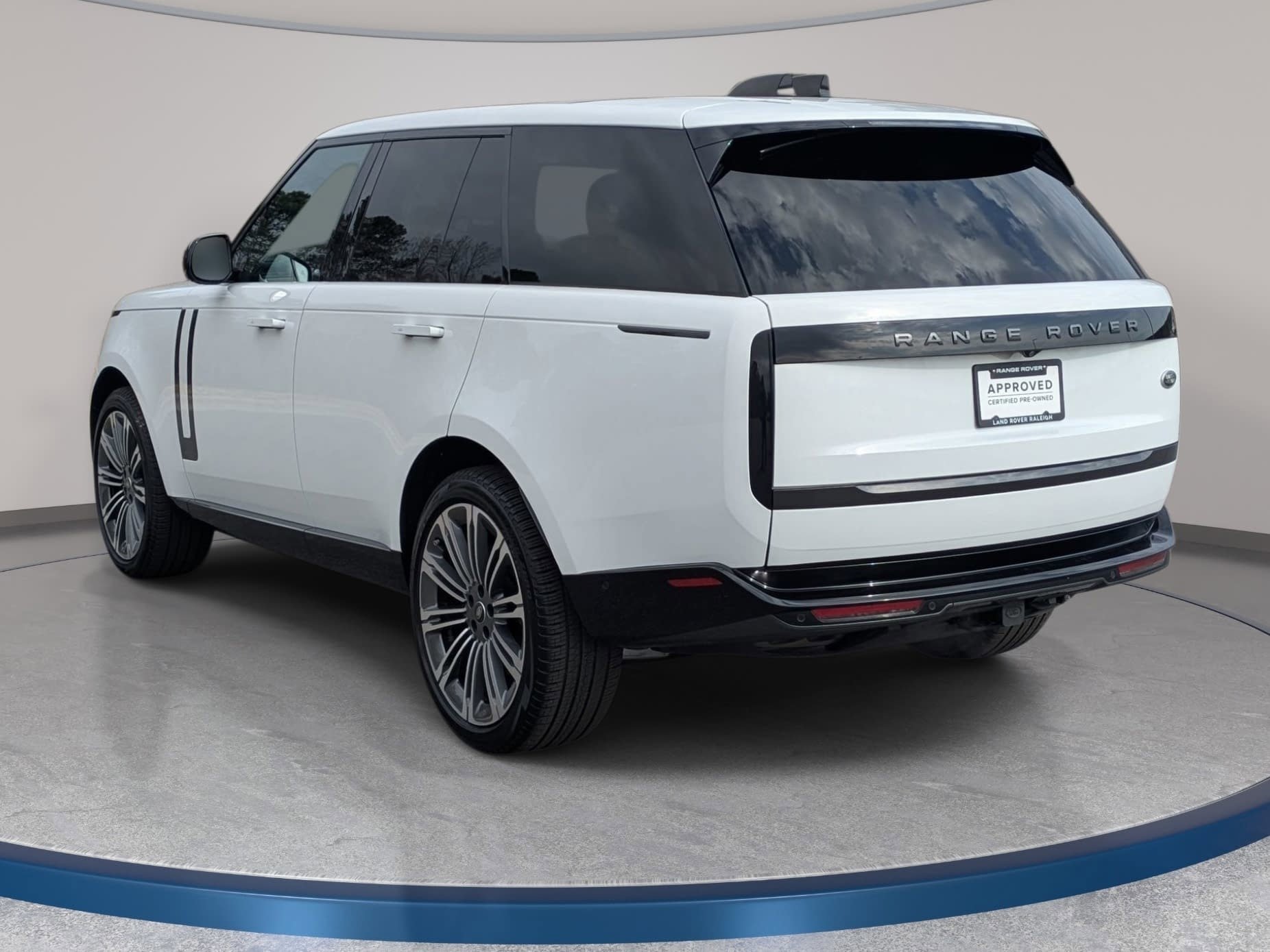 Certified 2023 Land Rover Range Rover SE image 7