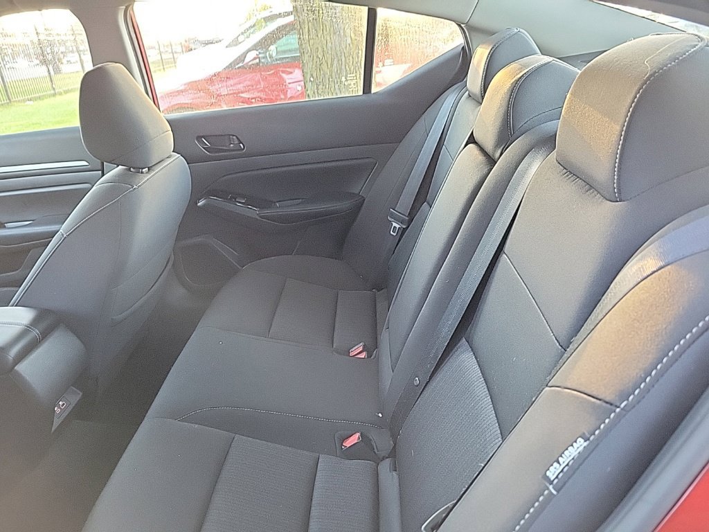 Used 2023 Nissan Altima 2.5 SV FWD image 12