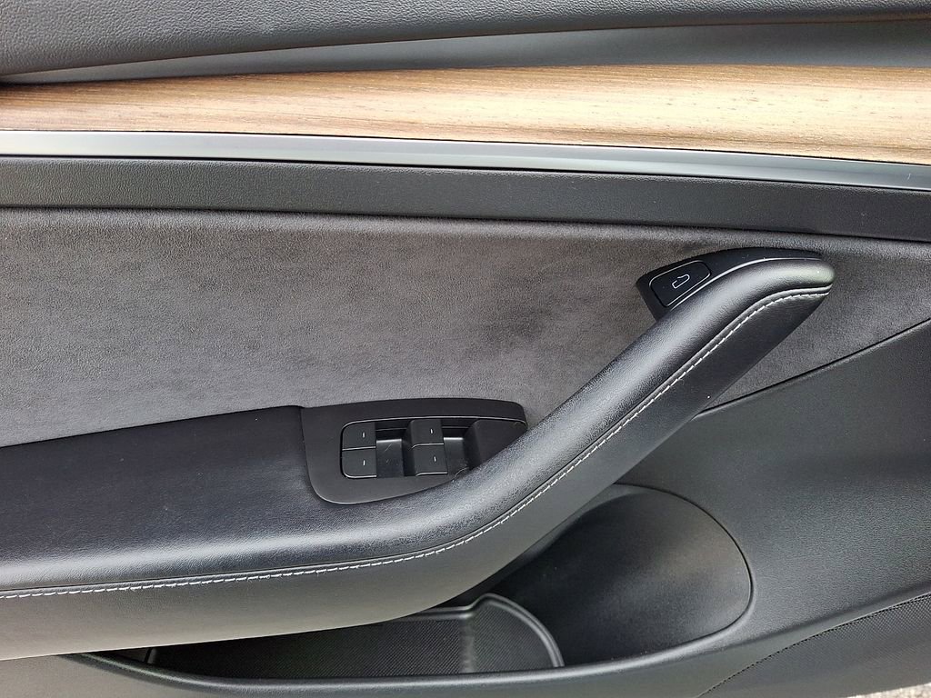 Used 2022 Tesla Model 3 Long Range image 13
