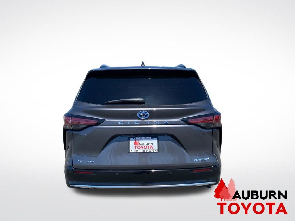 Used 2025 Toyota Sienna Platinum AWD/4WD image 5