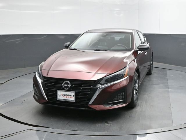 Used 2024 Nissan Altima 2.5 SV image 15