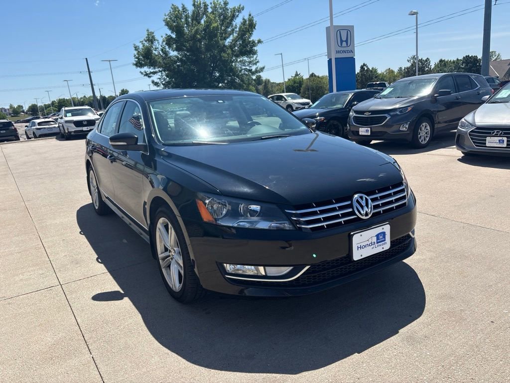 Used 2014 Volkswagen Passat TDI SEL Premium FWD image 2