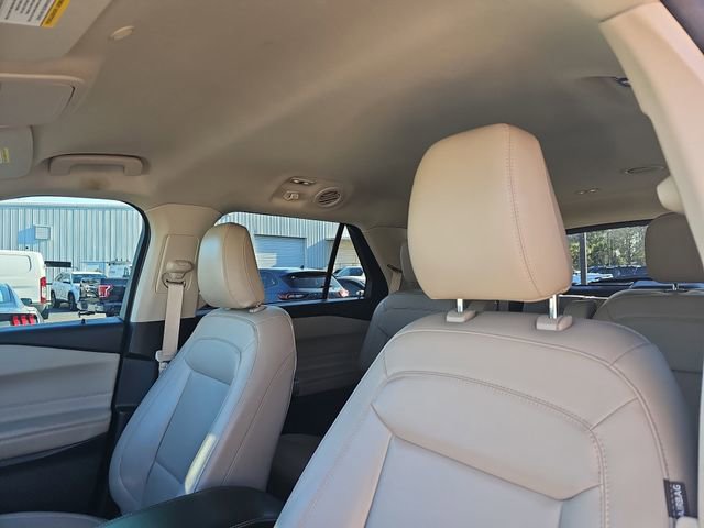 Used 2022 Ford Explorer XLT w/ Equipment Group 202A image 16