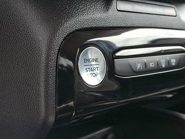 Used 2024 Ford Escape SE w/ PHEV Premium Package FWD image 25