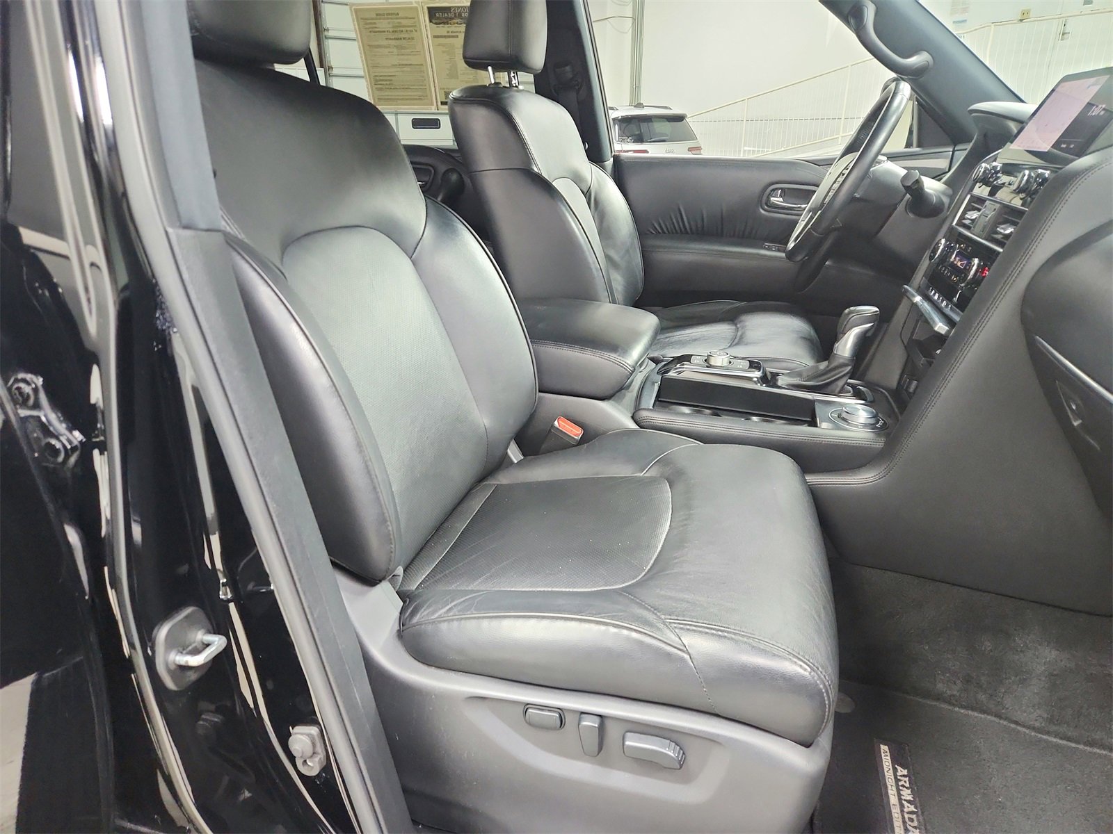 Used 2023 Nissan Armada SL w/ Midnight Edition Package image 40
