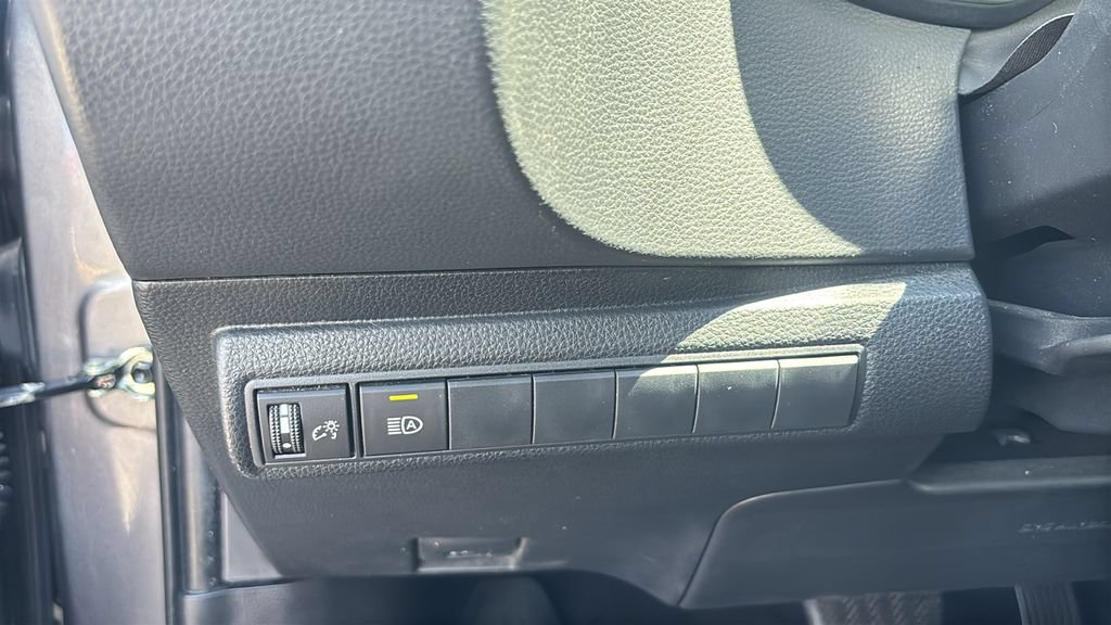 Used 2025 Toyota Corolla XSE FWD image 15