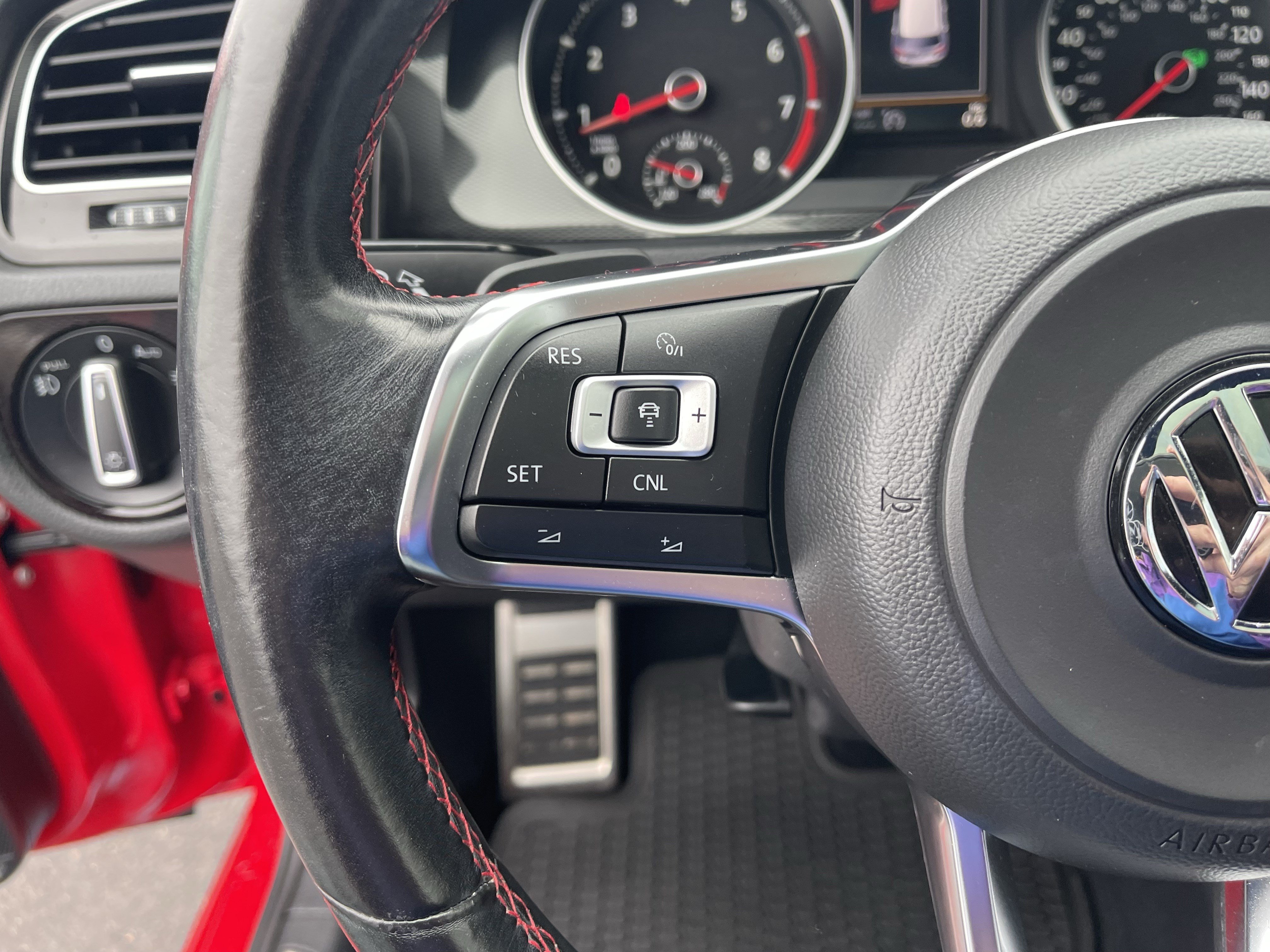 Used 2016 Volkswagen GTI SE w/ Driver Assistance Package FWD image 22