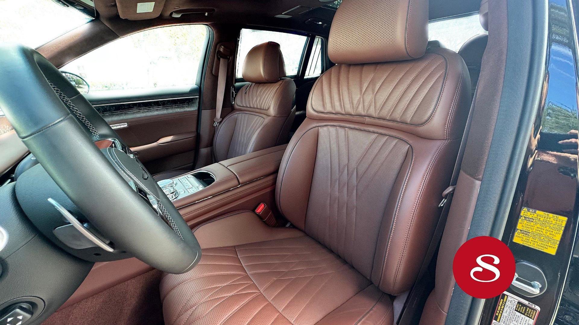 Used 2025 Genesis G90 3.5T image 9