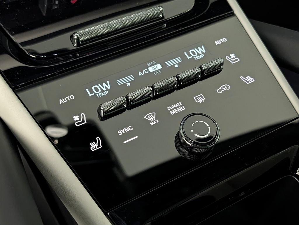 New 2026 Porsche Cayenne GTS AWD/4WD image 33