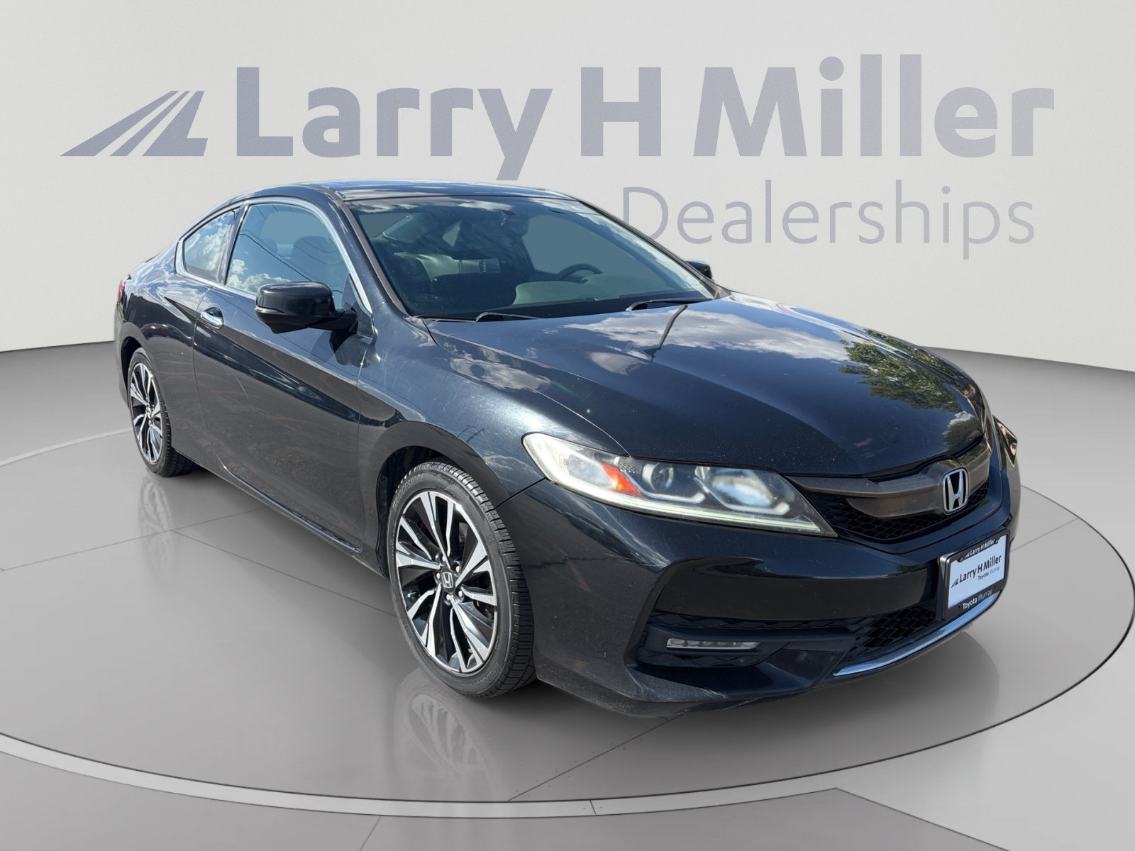 Used 2017 Honda Accord EX image 7