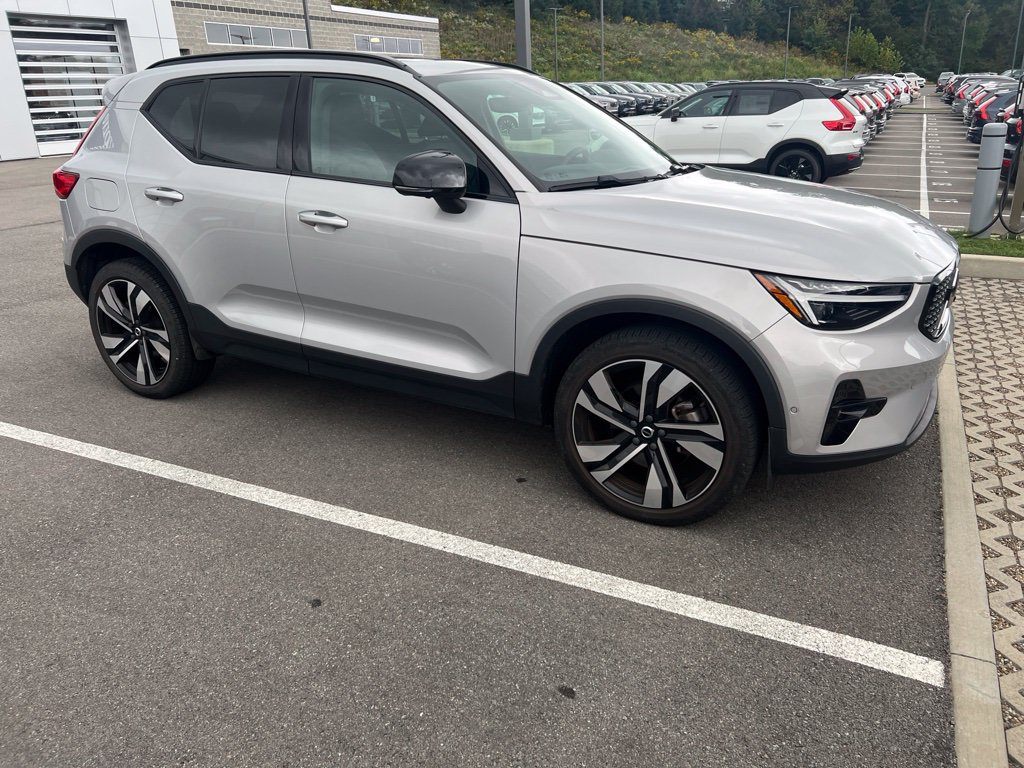 Certified 2023 Volvo XC40 B5 Ultimate w/ Climate Package AWD/4WD image 11