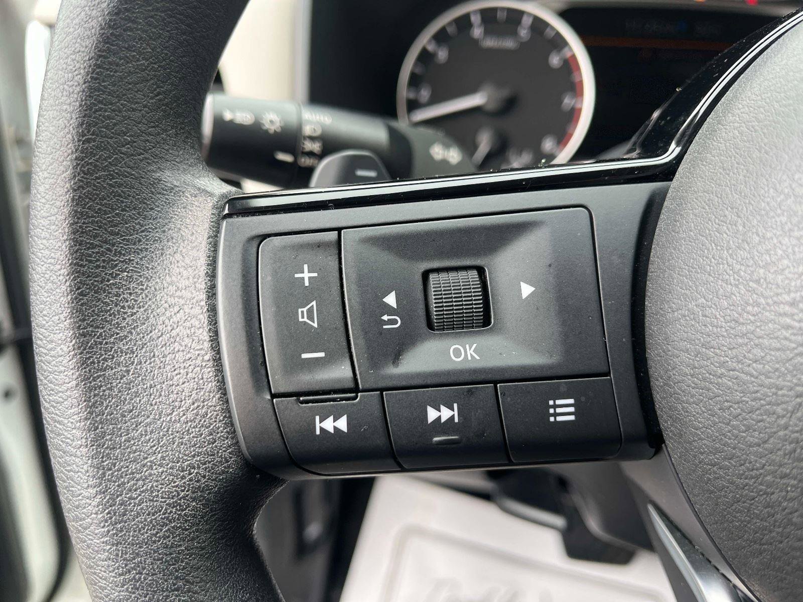 Certified 2023 Nissan Rogue SV image 29