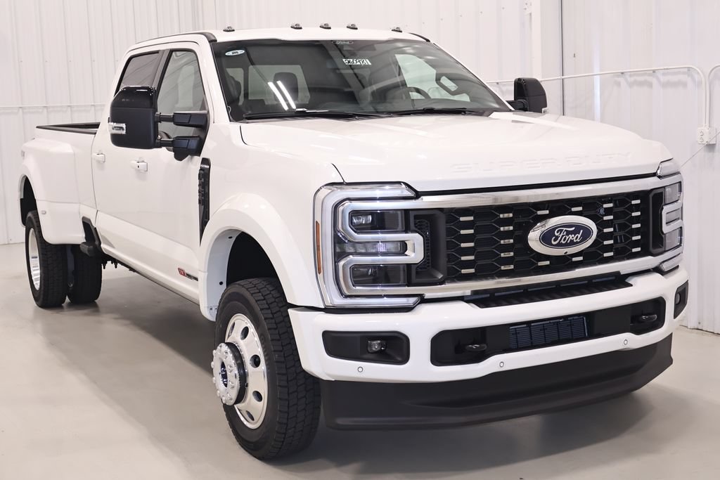 New 2026 Ford F450 Platinum w/ FX4 Off-Road Package AWD/4WD image 3