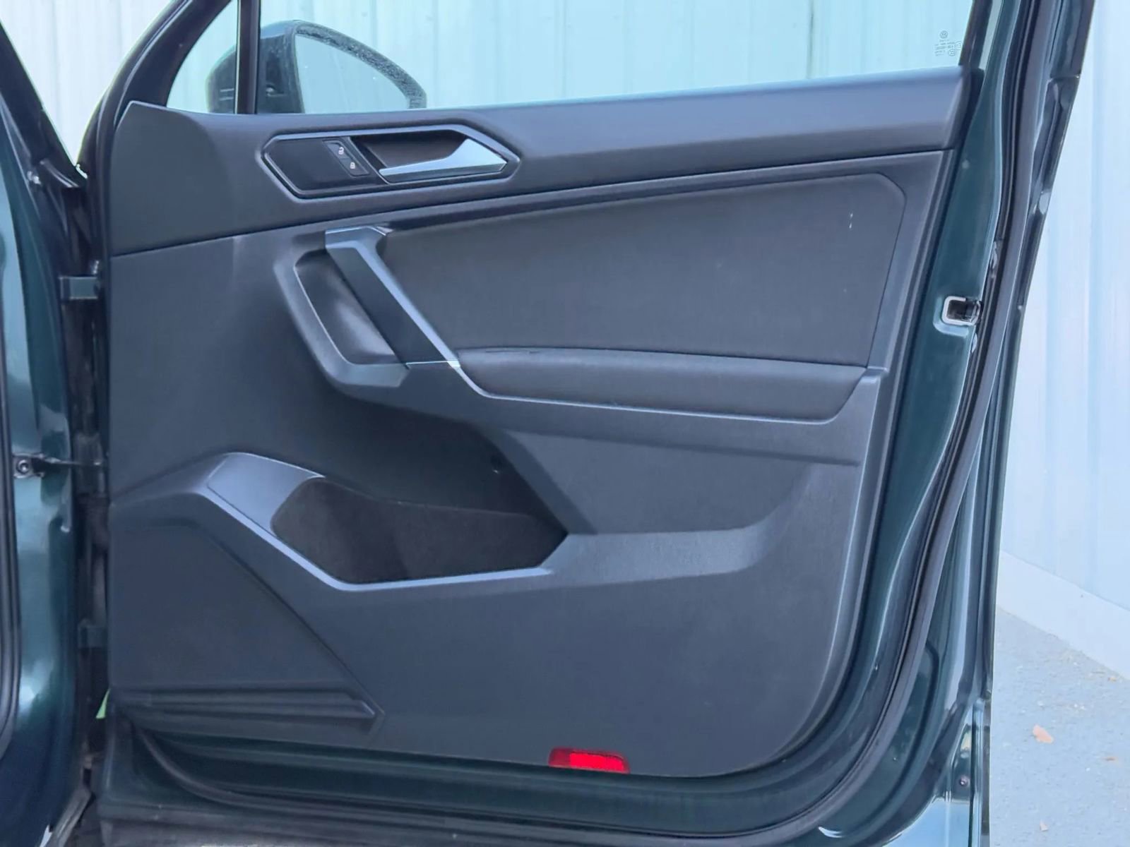 Used 2018 Volkswagen Tiguan S w/ 3rd Row Seat Package image 21