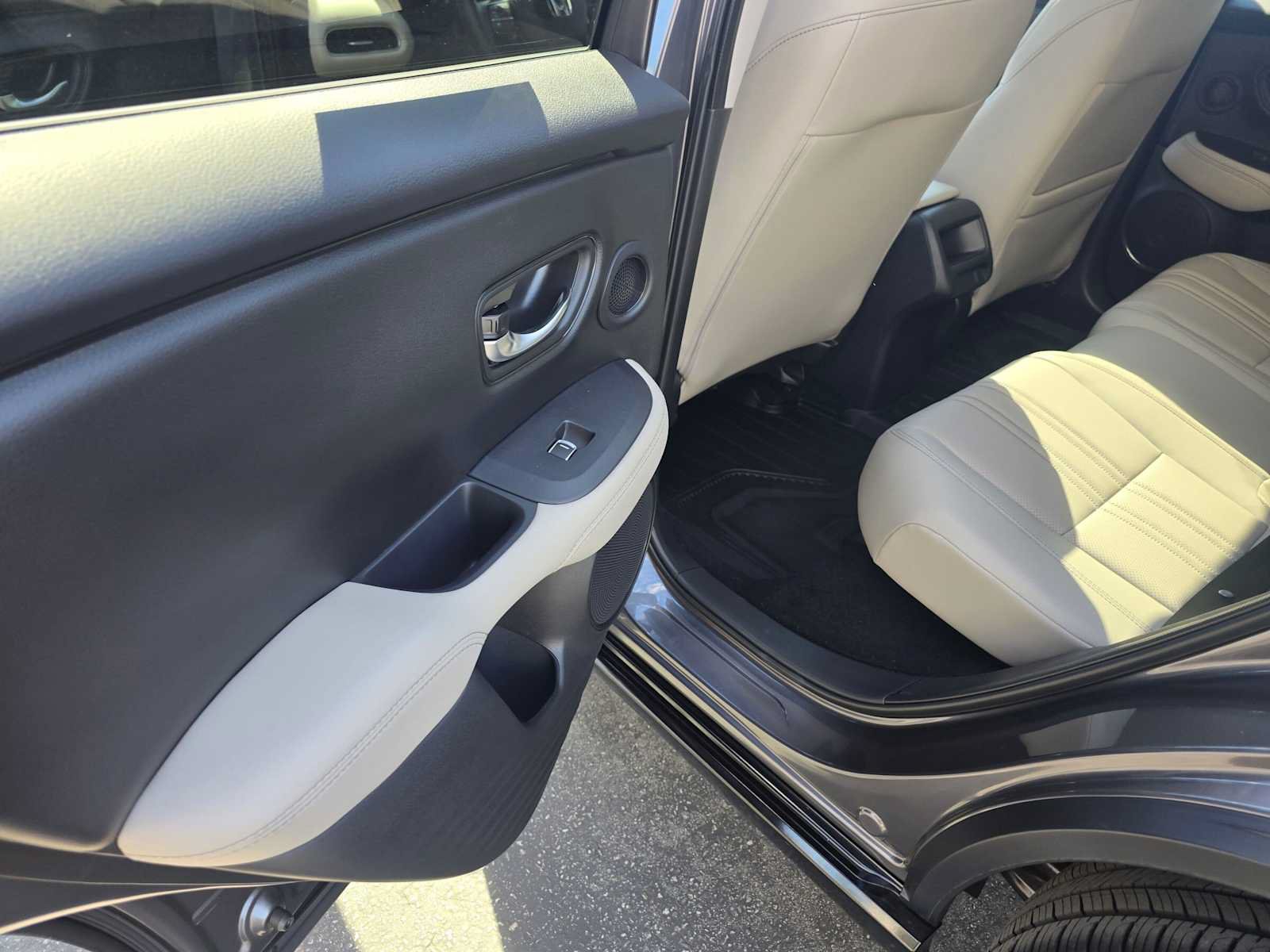 Used 2027 Honda HR-V EX-L image 16