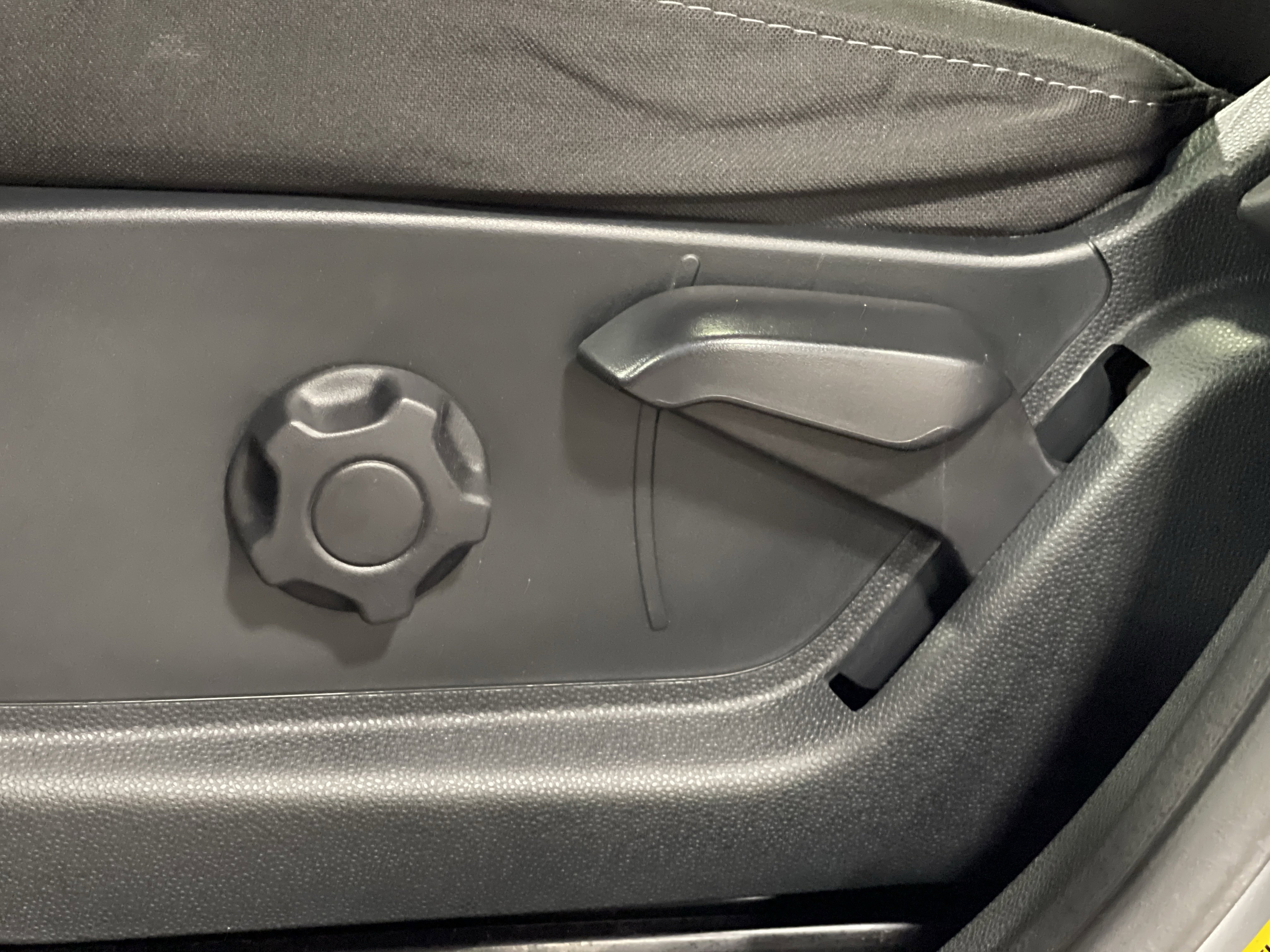 Used 2021 Ford EcoSport SE image 11