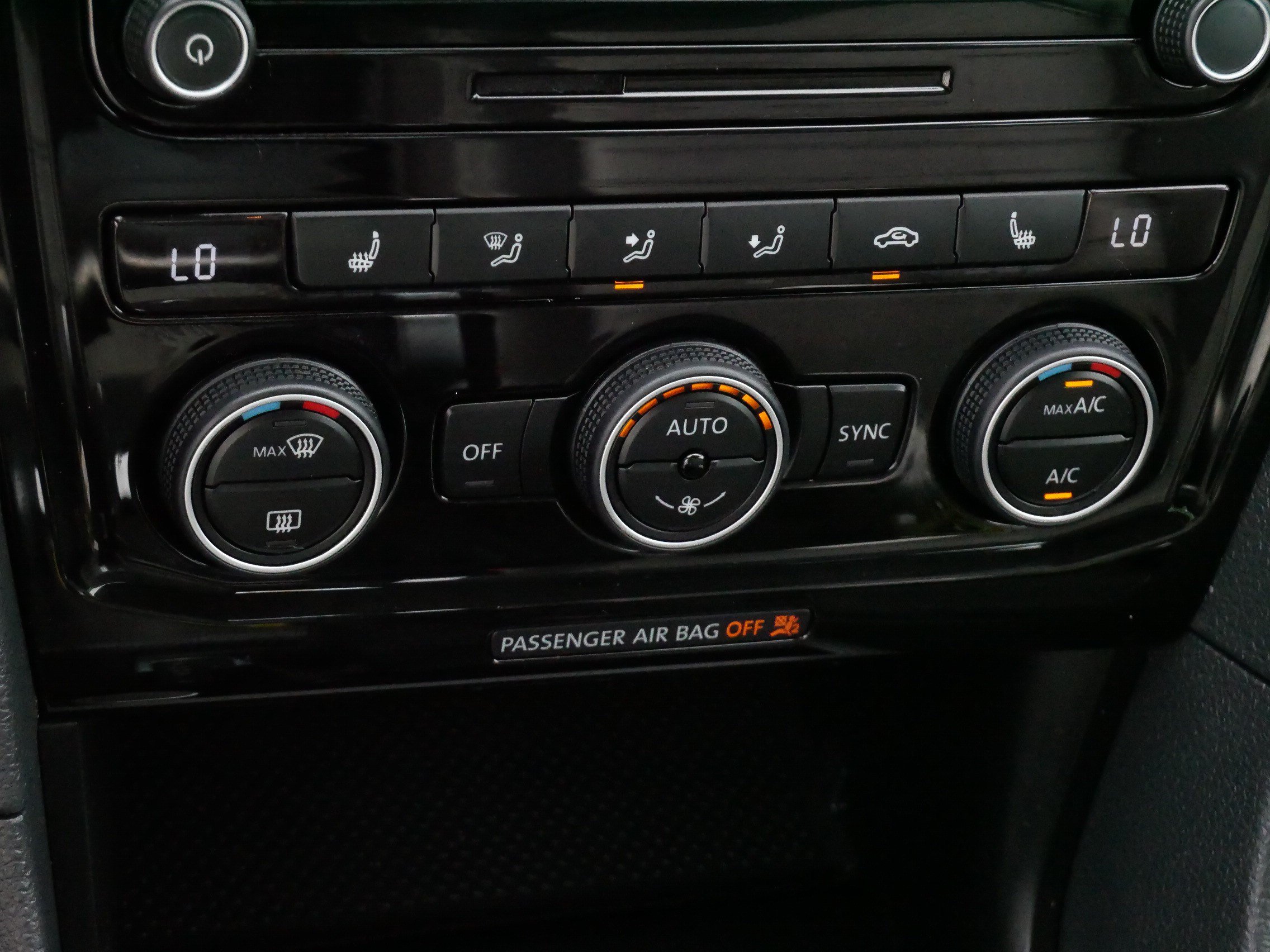 Certified 2020 Volkswagen Passat 2.0T R-Line FWD image 23