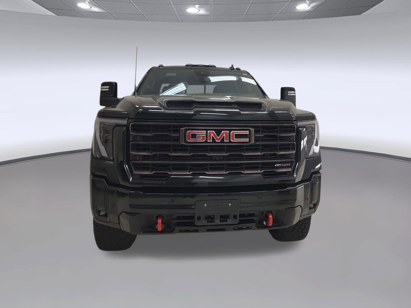 Used 2026 GMC Sierra 2500 AT4X image 4
