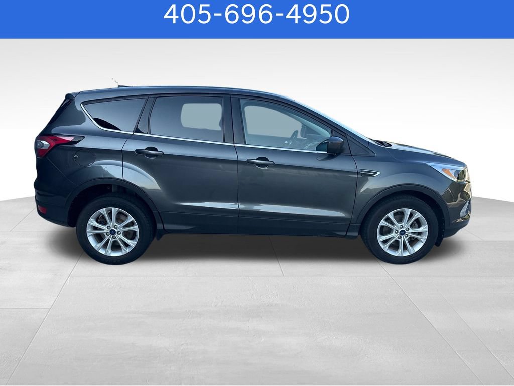 Used 2017 Ford Escape SE FWD image 7