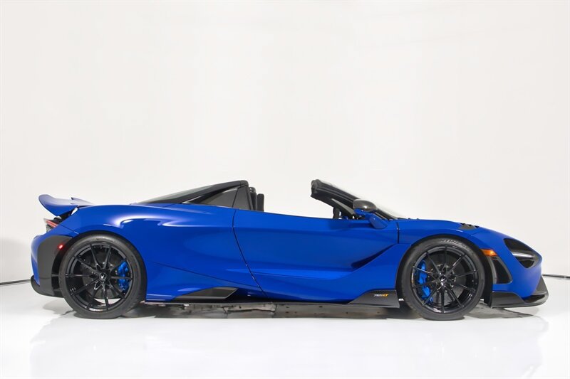 Used 2022 McLaren 765LT RWD image 16