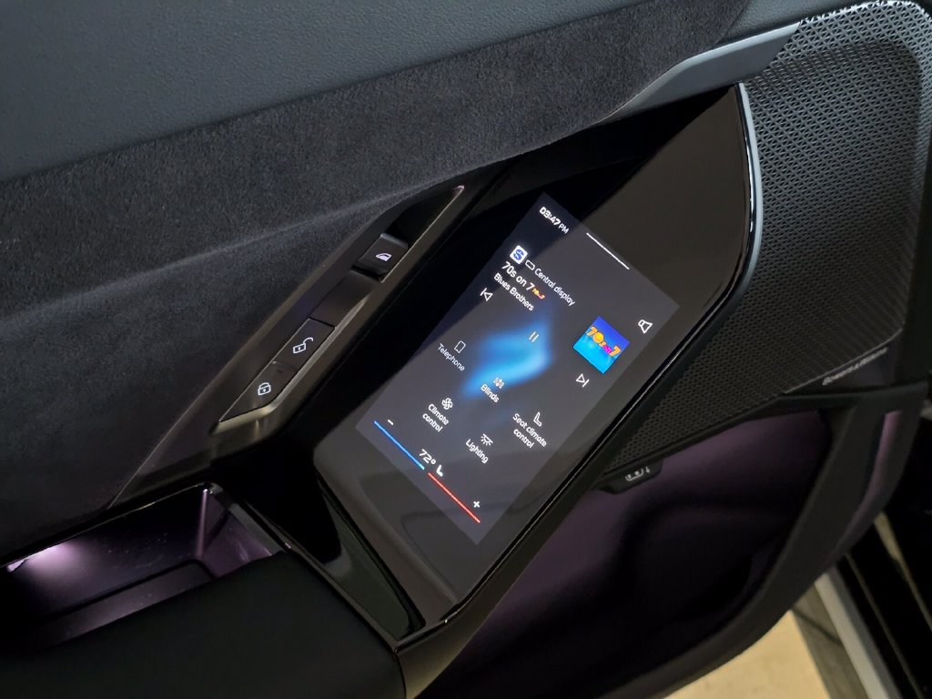 New 2027 BMW 740i w/ Executive Package RWD image 13