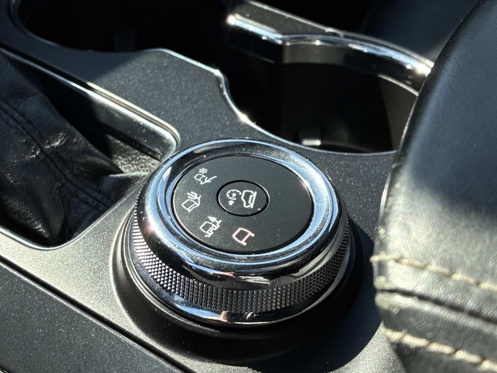 Certified 2018 Ford Explorer Platinum image 33