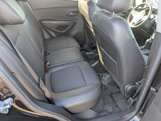 Used 2022 Chevrolet Trax LT w/ LT Convenience Package image 6