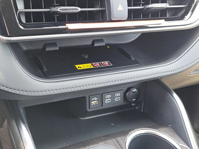 New 2026 Toyota Highlander Platinum AWD/4WD image 13