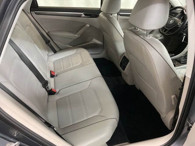 Used 2016 Volkswagen Passat 1.8T SE FWD image 7