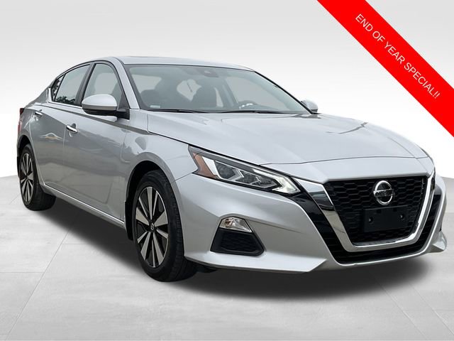 Used 2022 Nissan Altima 2.5 SV w/ SV Premium Package