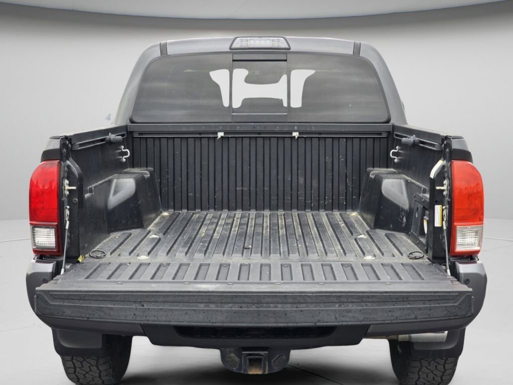Used 2019 Toyota Tacoma TRD Off-Road w/ Technology Package AWD/4WD image 22