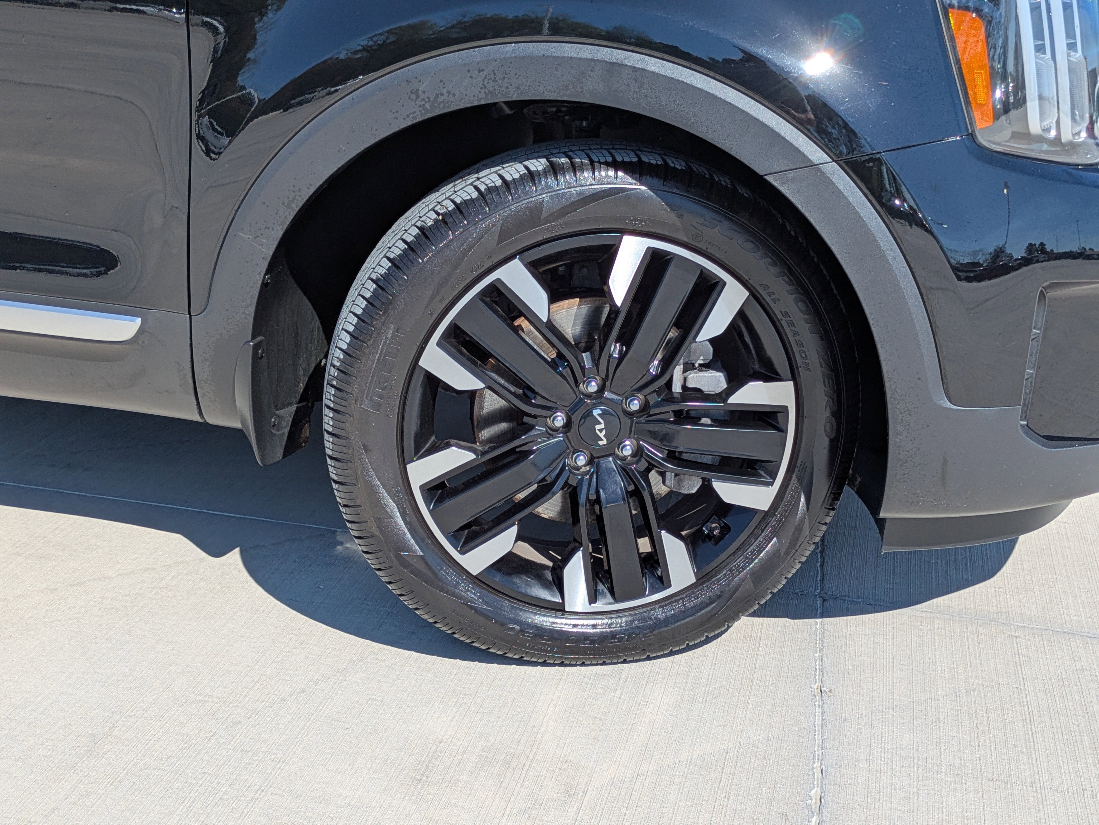 Used 2025 Kia Telluride SX image 9