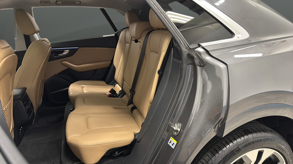 Used 2019 Audi Q8 Prestige w/ Towing Package AWD/4WD image 24