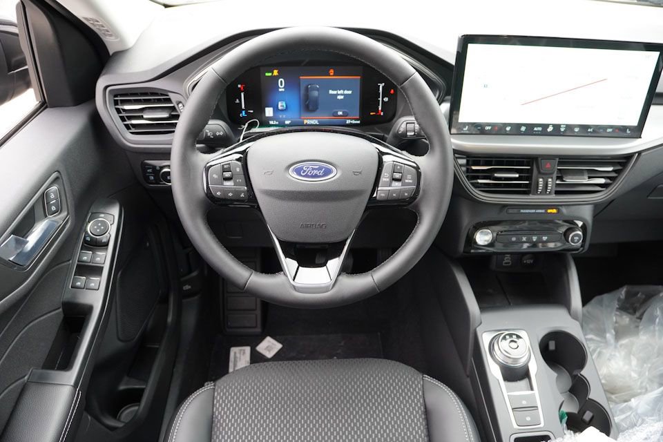 New 2026 Ford Escape SE w/ Class II Trailer Tow Package image 12
