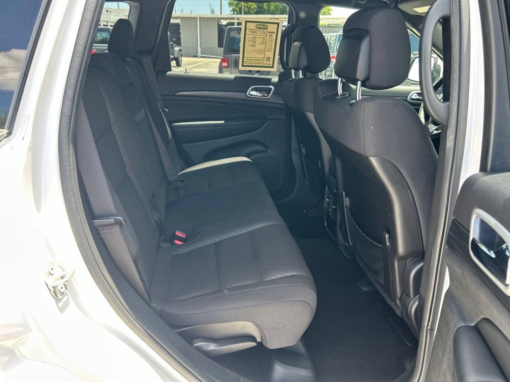 Used 2019 Jeep Grand Cherokee Laredo RWD image 27