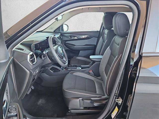 Used 2025 Chevrolet TrailBlazer LT FWD image 15