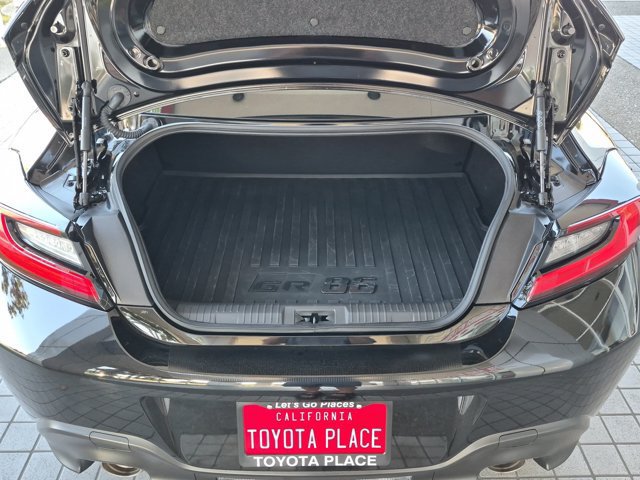 Used 2025 Toyota GR86 Premium w/ ALL Weather Mat Package (TMS) RWD image 10