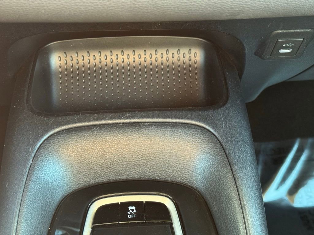 Used 2023 Toyota Corolla LE w/ Carpet Mat Package (TMS) FWD image 18