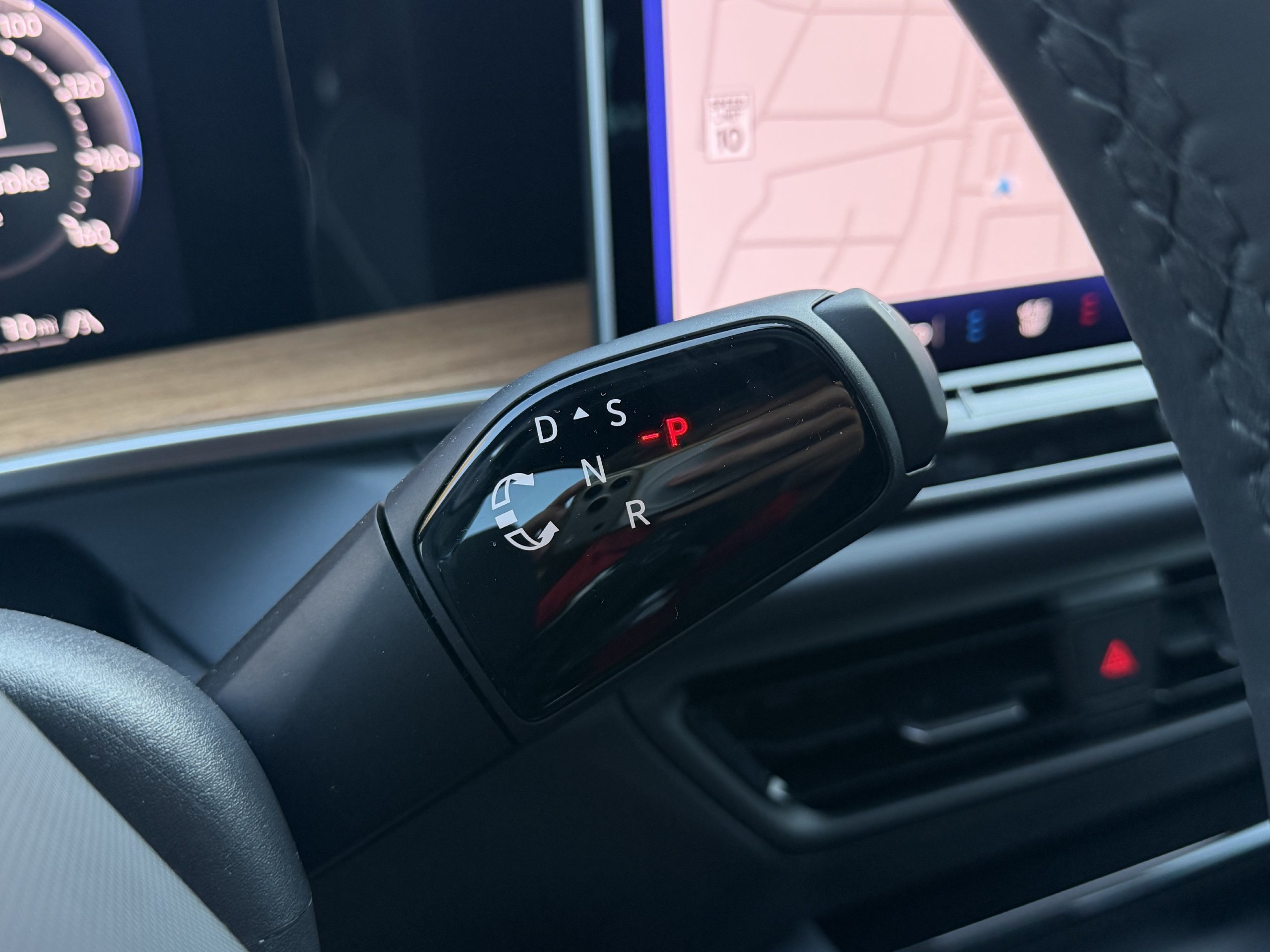 New 2026 Volkswagen Tiguan SEL R-Line AWD/4WD image 17