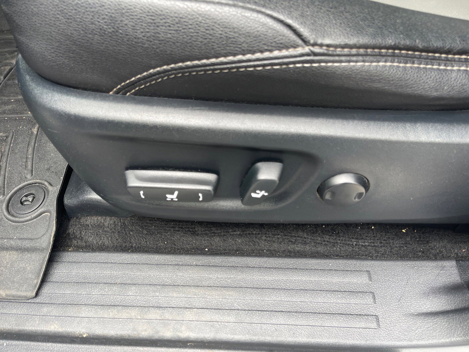 Used 2017 Toyota 4Runner SR5 Premium image 9