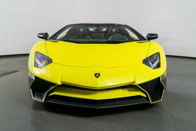 Used 2017 Lamborghini Aventador LP 750-4 Superveloce image 3